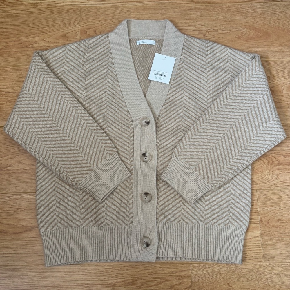 NWT OAK + FORT Women's Beige/Tan Herringbone Pattern Knit Cardigan